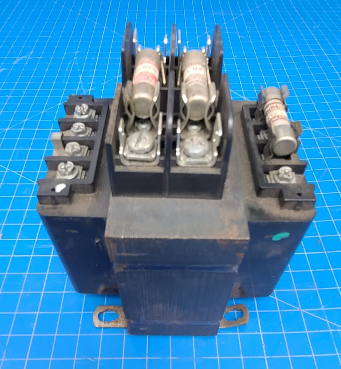 Cutler-Hammer 240/480 to 110/120 VAC Control Transformer C0250E2AFB