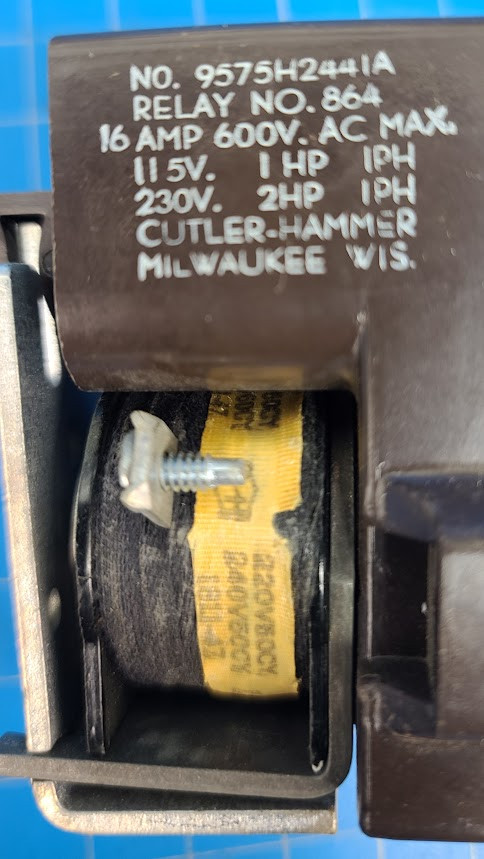 Eaton Cutler Hammer 16 A 600 VAC 220/240 VAC Coil Relay 9575-H-2441A