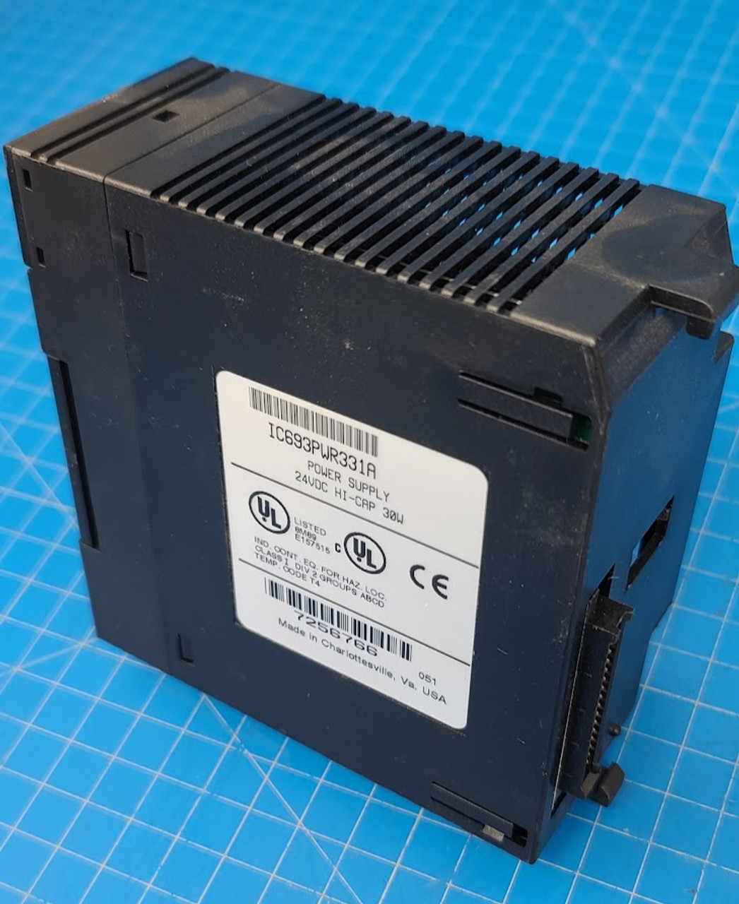 Fanuc 30W 120/240 VAC Power Supply and Programmable Controller IC693PWR330