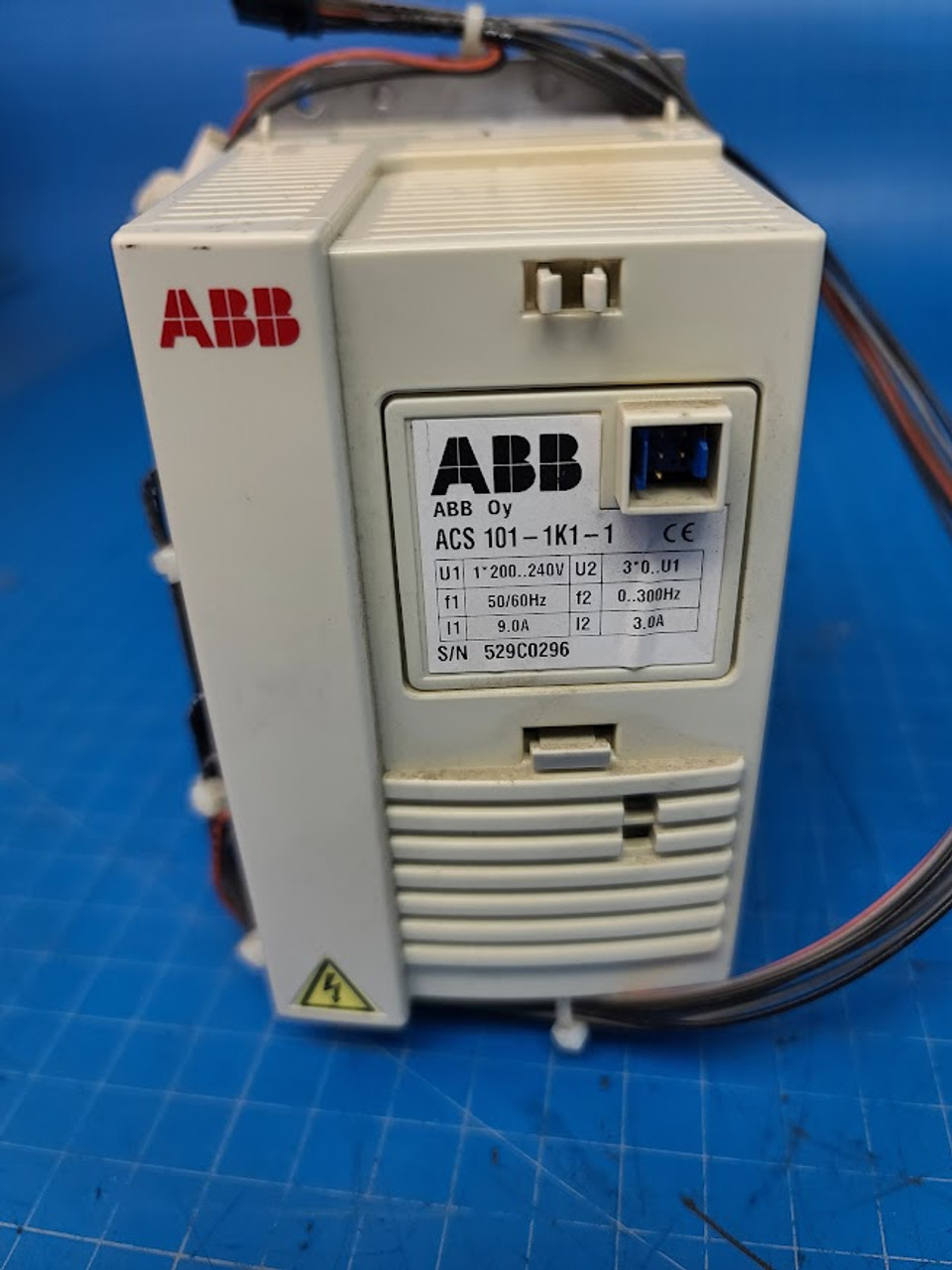 Bourg BB3002 0-240 VAC In x 0-300 Hz Out Variable Transformer 9423090
