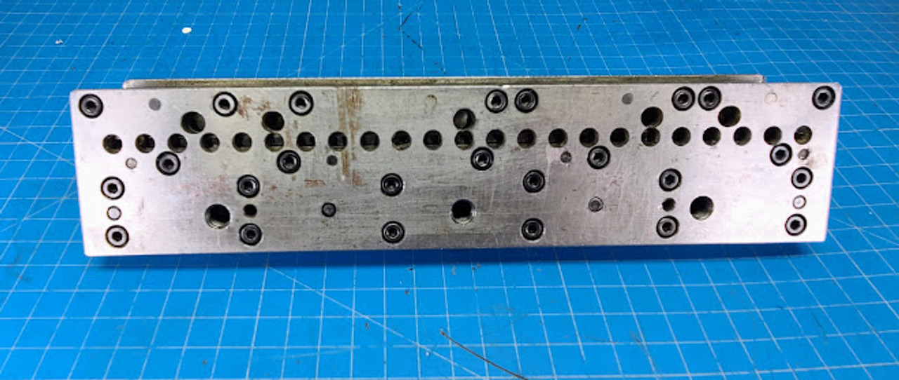 GBC / Sickinger USP-13 2:1 Rectangle .156 x .216" / 3 Hole Punch Die Missing 2 Pins