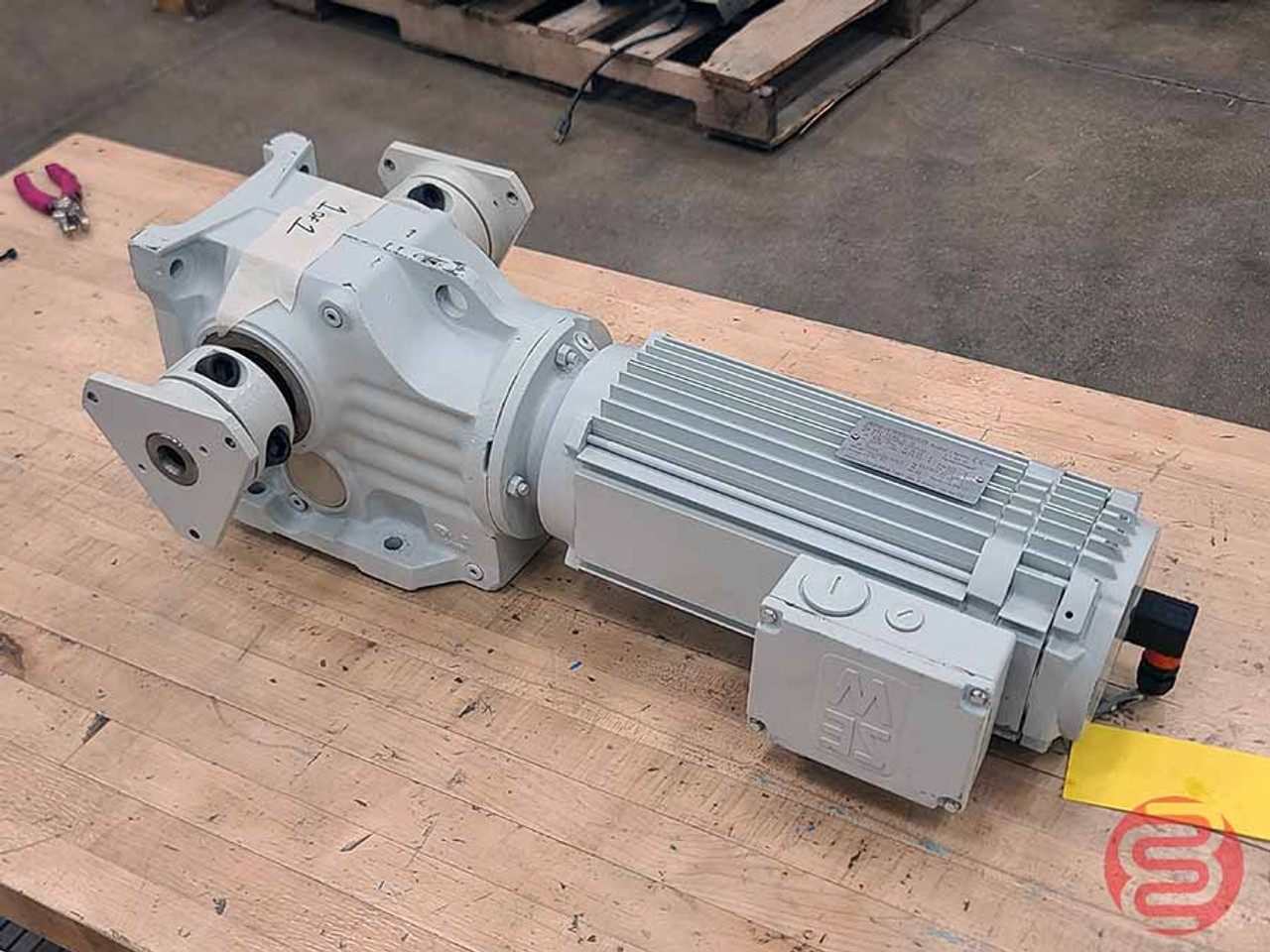 Sew-Eurodrive 400V 4500rpm Motor K67 DY90L/B/TH