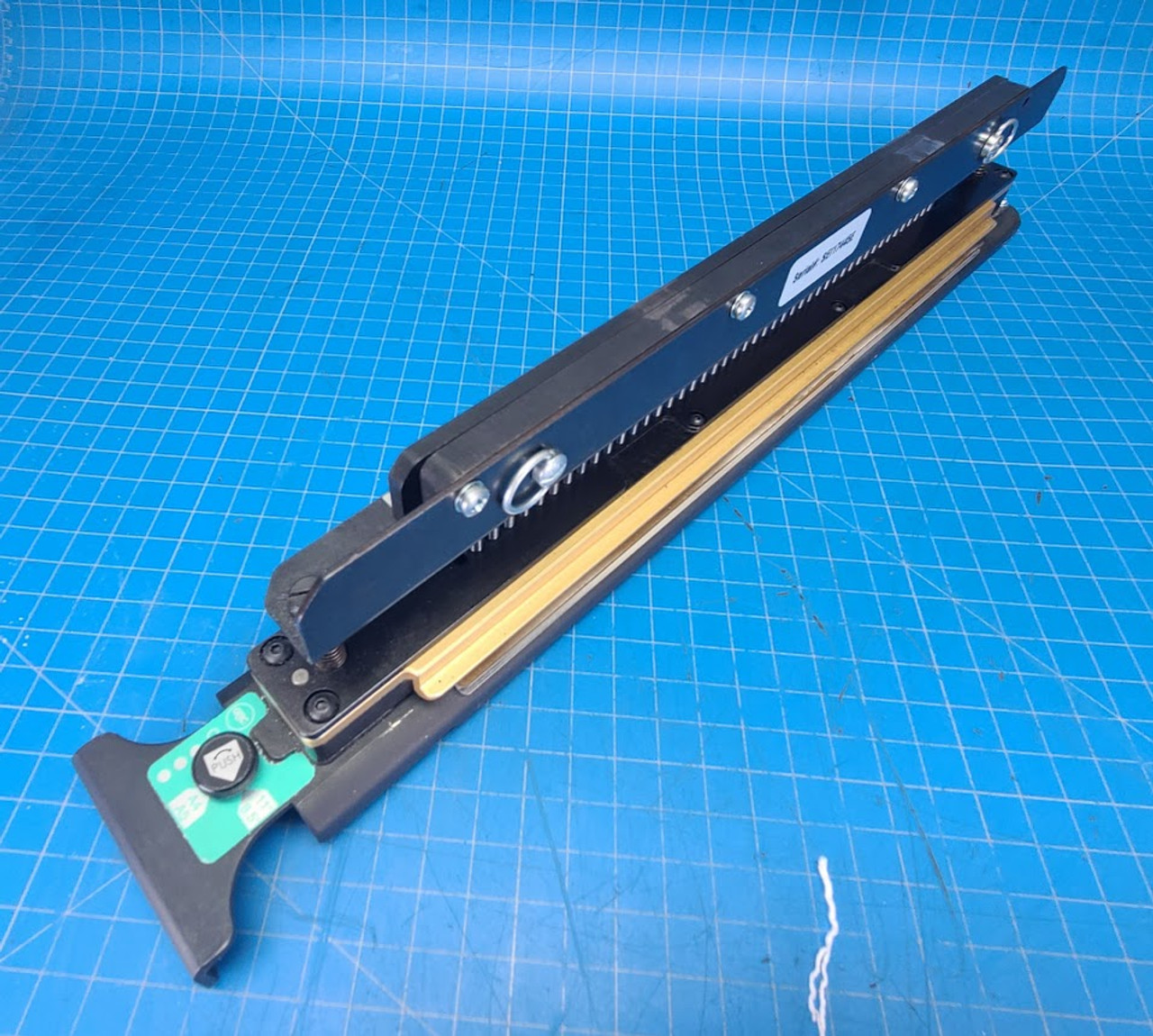 GBC Ricoh Streampunch Ultra 4:1 .170" Round Paper Punch Die Missing 2 Pins