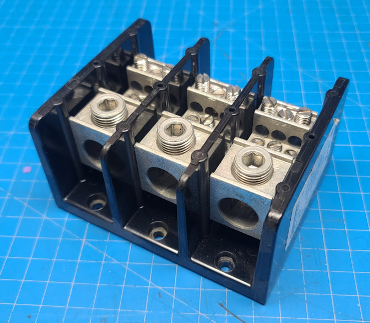 Marathon 143 Series Power Distribution Block 3P Terminal1433553