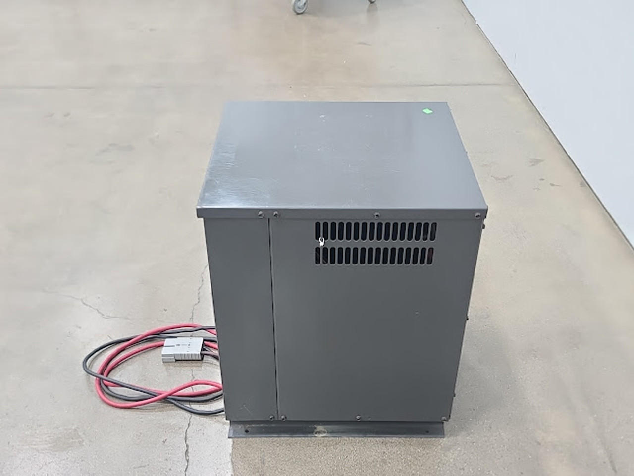 MAC LA 24V 256/380 Amp Hour Battery Charger 12M380B2