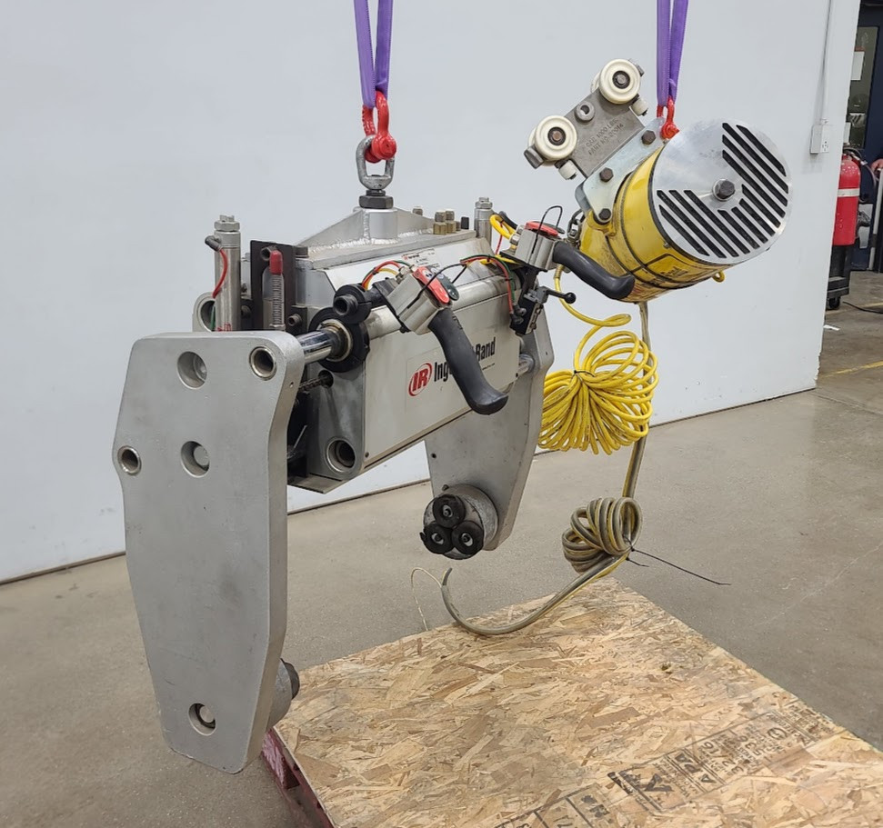 Ingersoll Rand Air Cable Balancer and 250Lbs Pneumatic Bundle Handler ...