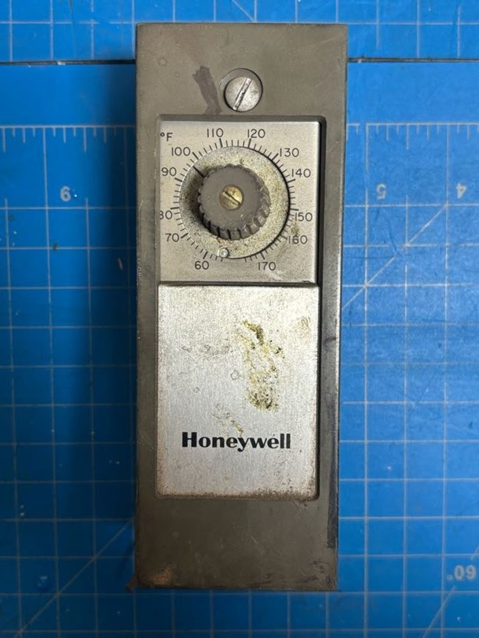 Honeywell Remote Bulb Temperature Controller T675A-1540