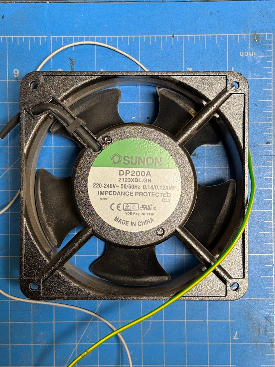 Sunon 220-240V 50/60Hz 0.14/0.12A Axial Fan DP200A