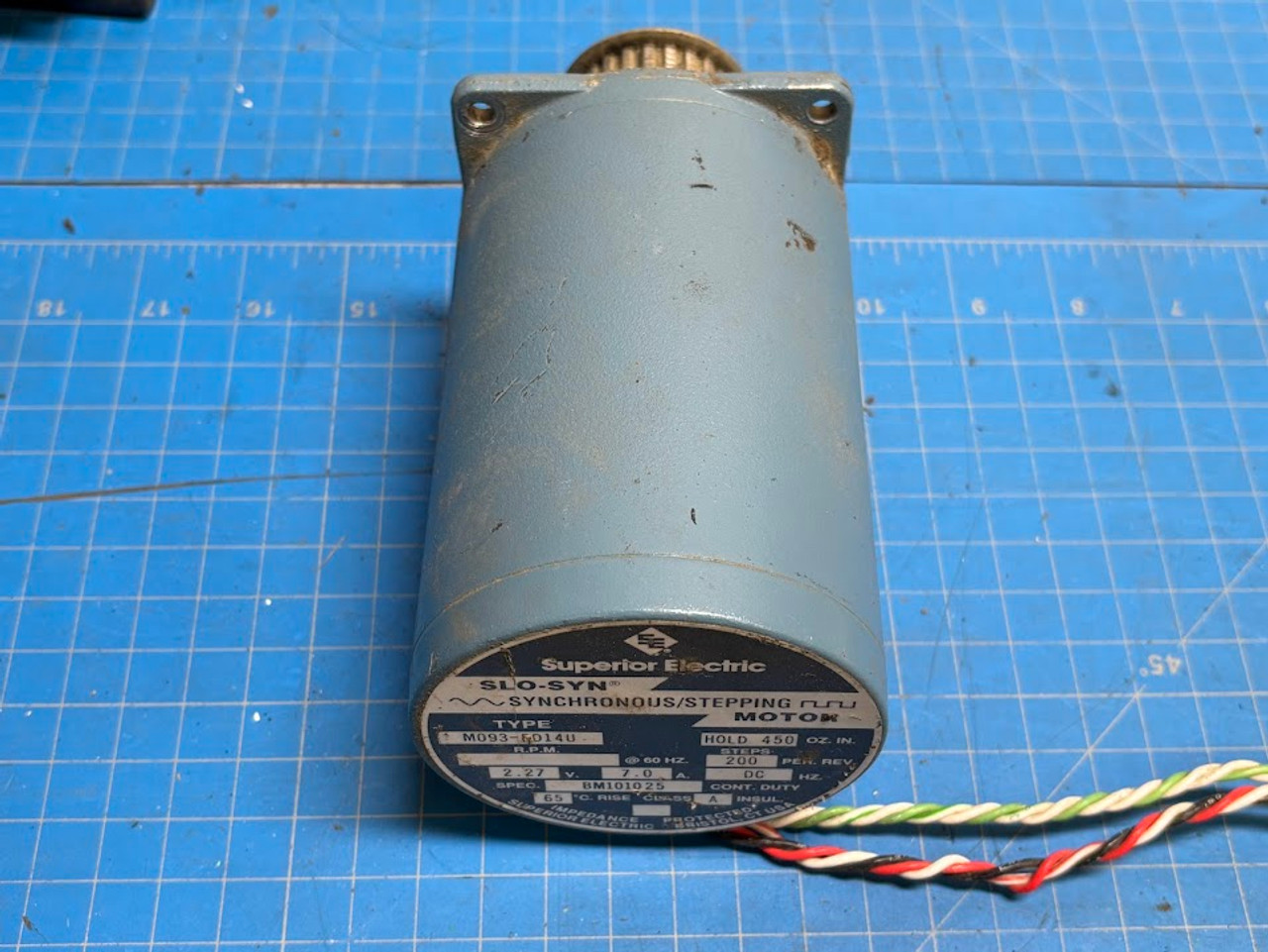 Superior Electric Synchronous Stepping Motor 2.27 VDC 7.0A 200 steps M093-FD14U