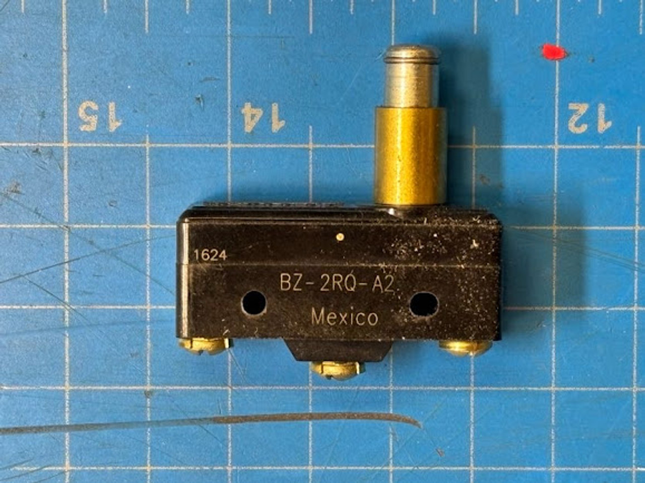 Honeywell 125V 15A Micro Limit Switch BZ-2RQ-A2