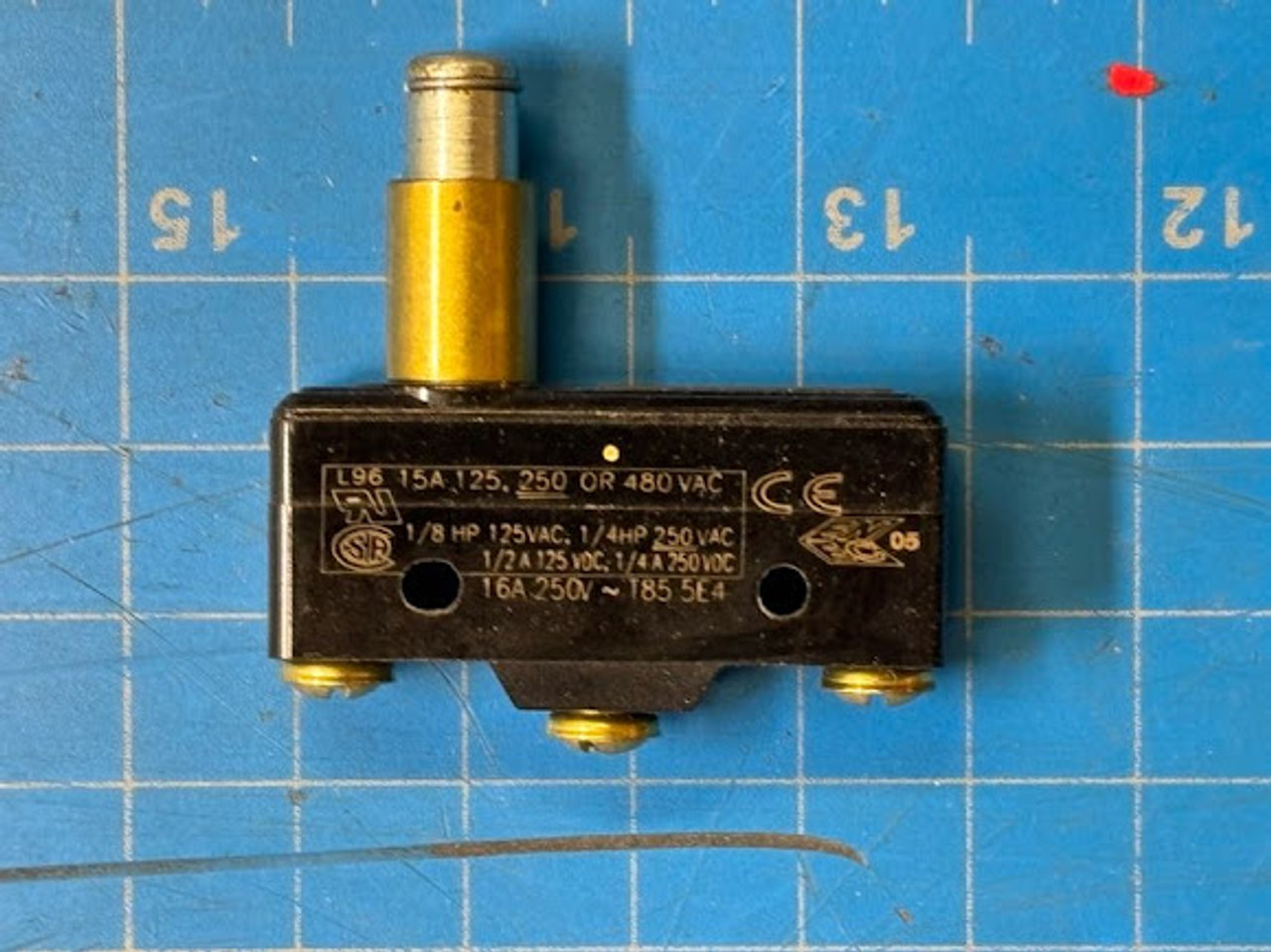 Honeywell 125V 15A Micro Limit Switch BZ-2RQ-A2