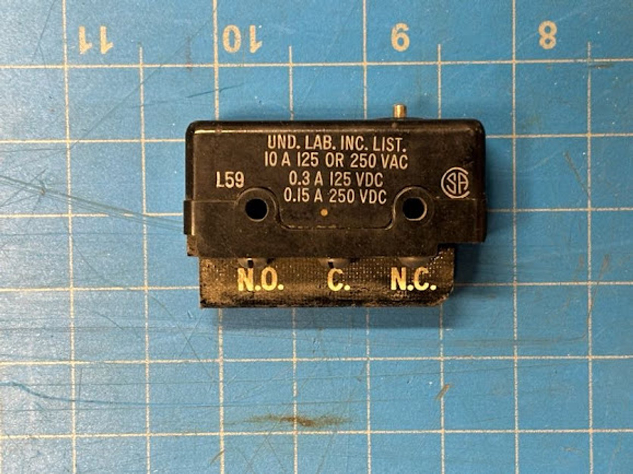 Honeywell 125VAC 10A Micro Limit Switch DT-2R-A7