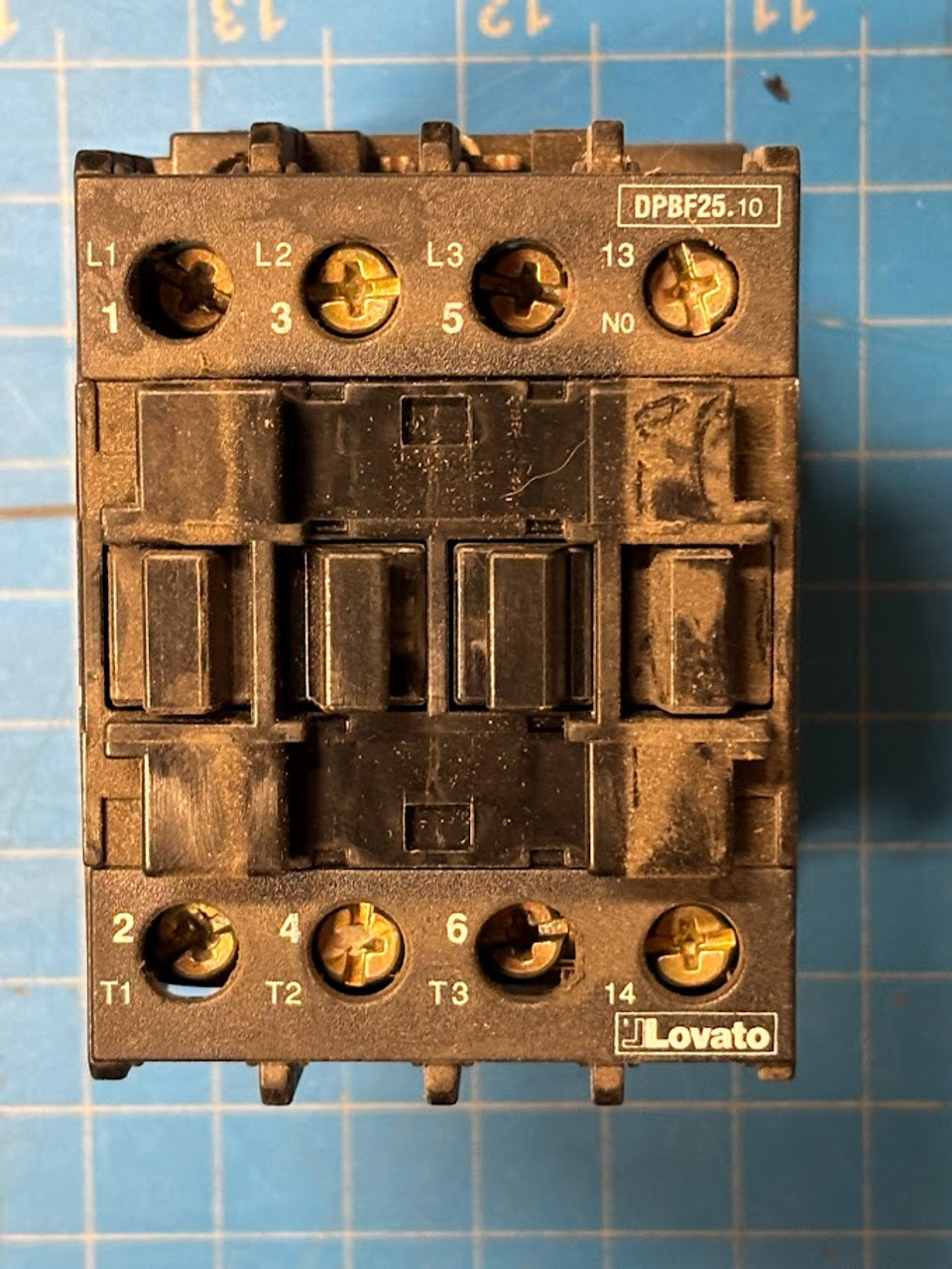 Lovato 600V Contactor DPBF25.10