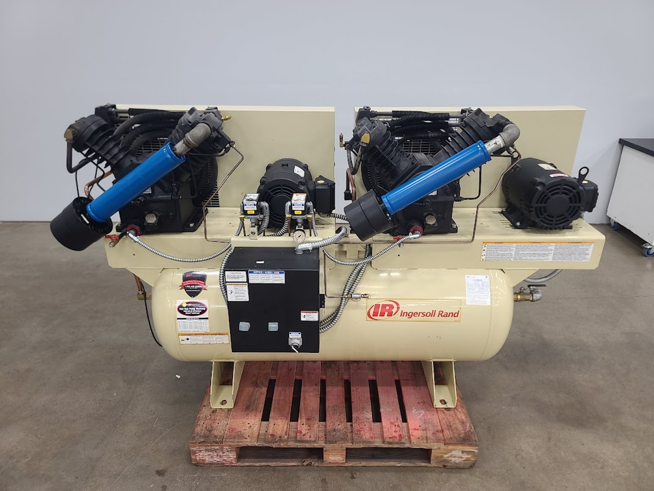 Ingersoll Rand 20hp (2 x 10HP) Premium Duplex Air Compressor, 120 Gal Tank, 3ph, 70cfm 2-2545E10-P