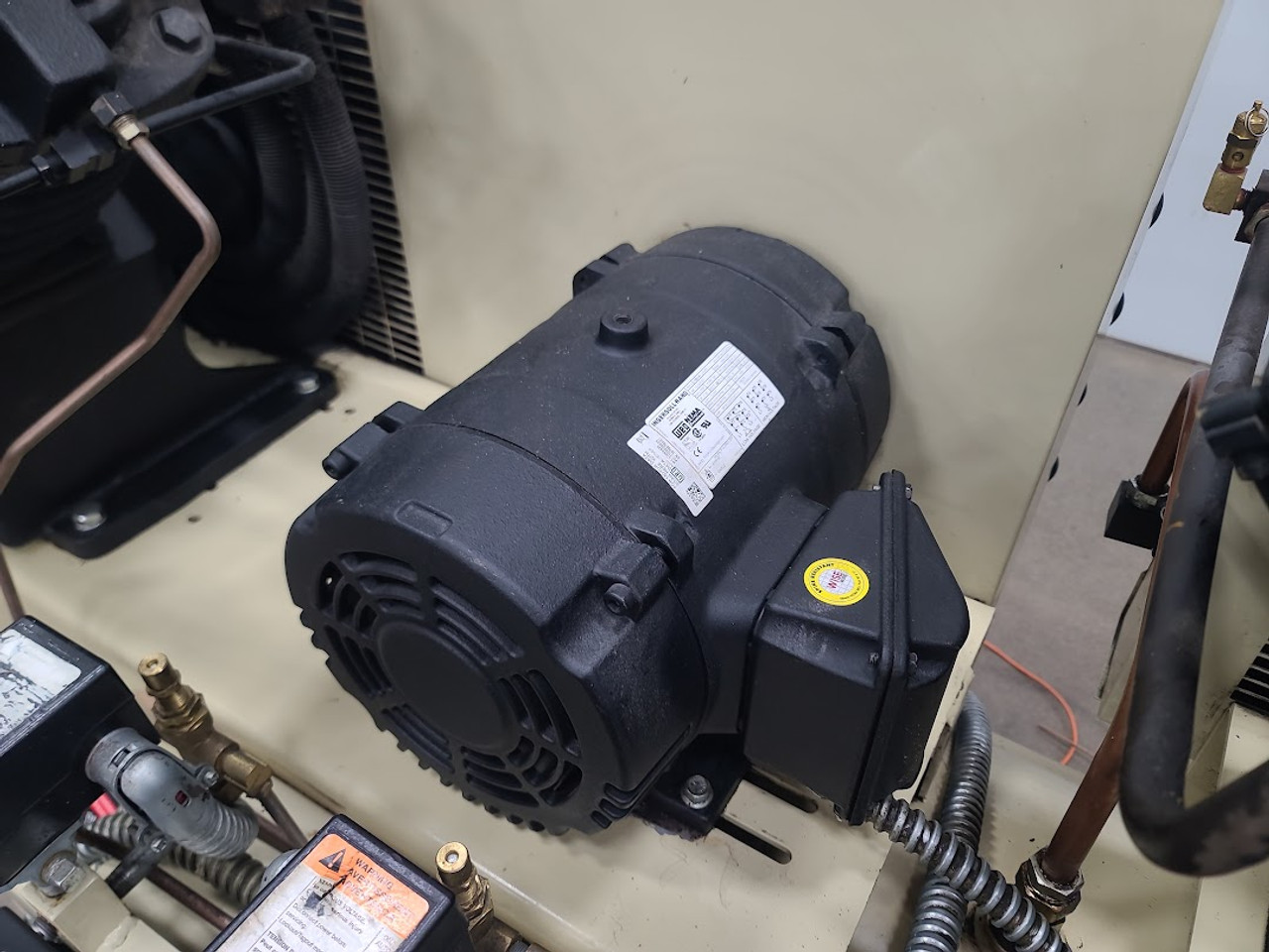 Ingersoll Rand 20hp (2 x 10HP) Premium Duplex Air Compressor, 120 Gal Tank, 3ph, 70cfm 2-2545E10-P