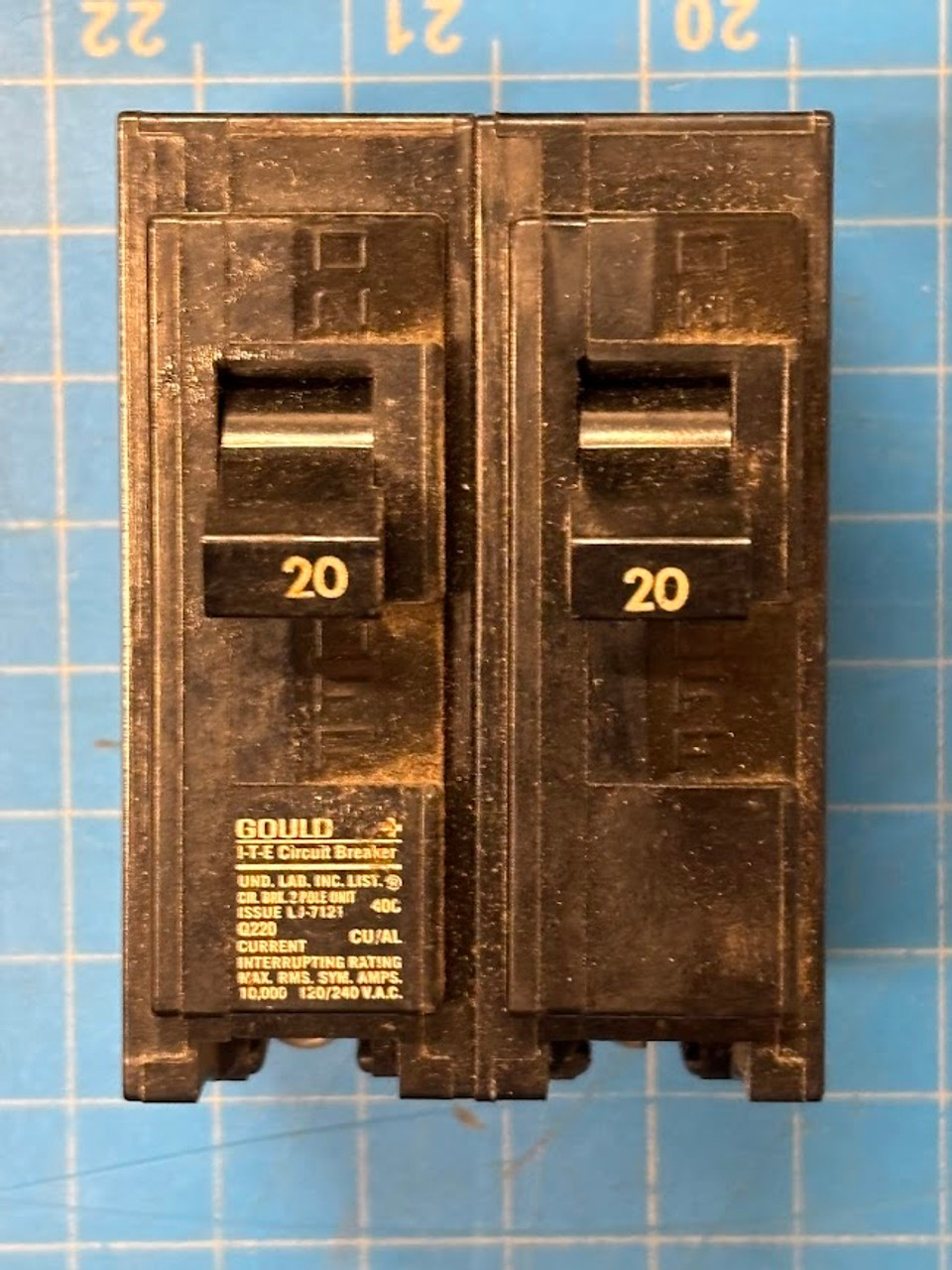 Gould ITE 240VAC Circuit Breaker Q220