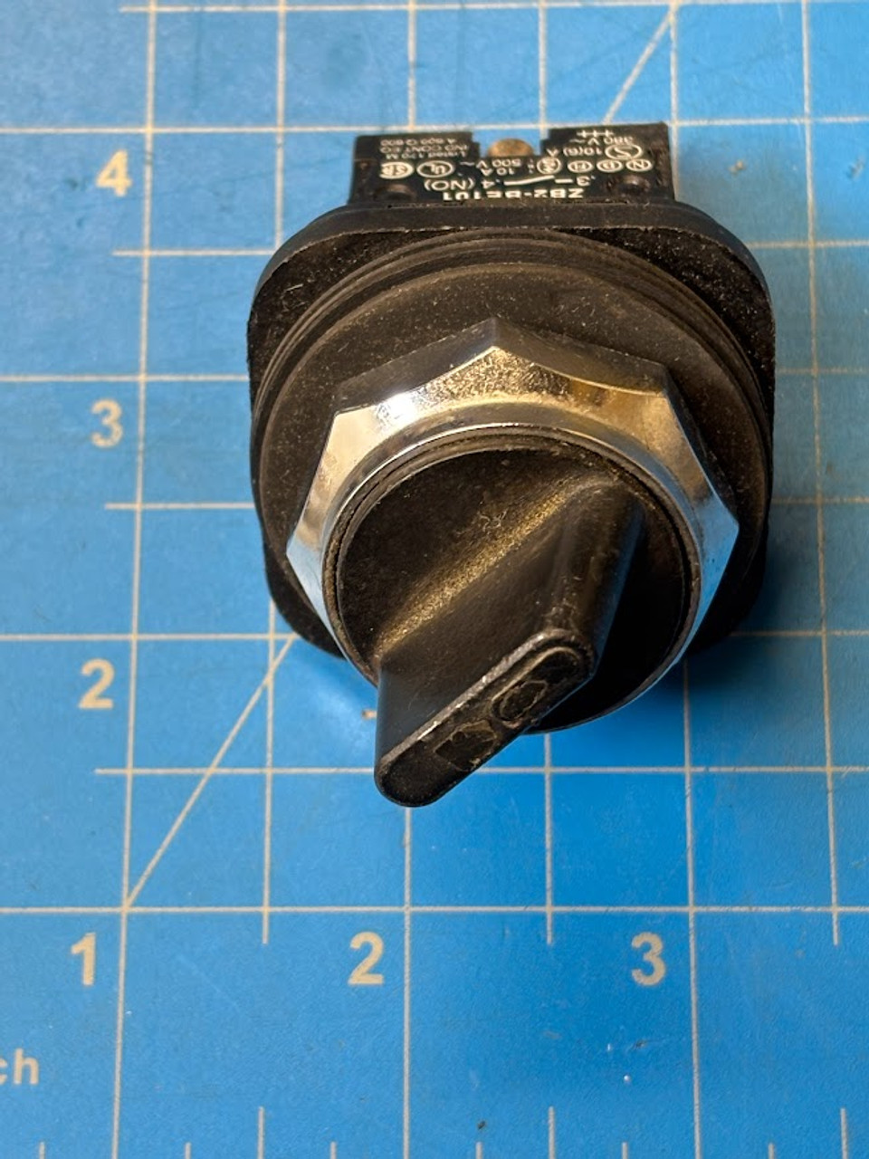 Telemecanique 10A 380V Black Selector Switch with Contact Block ZB2-BE101