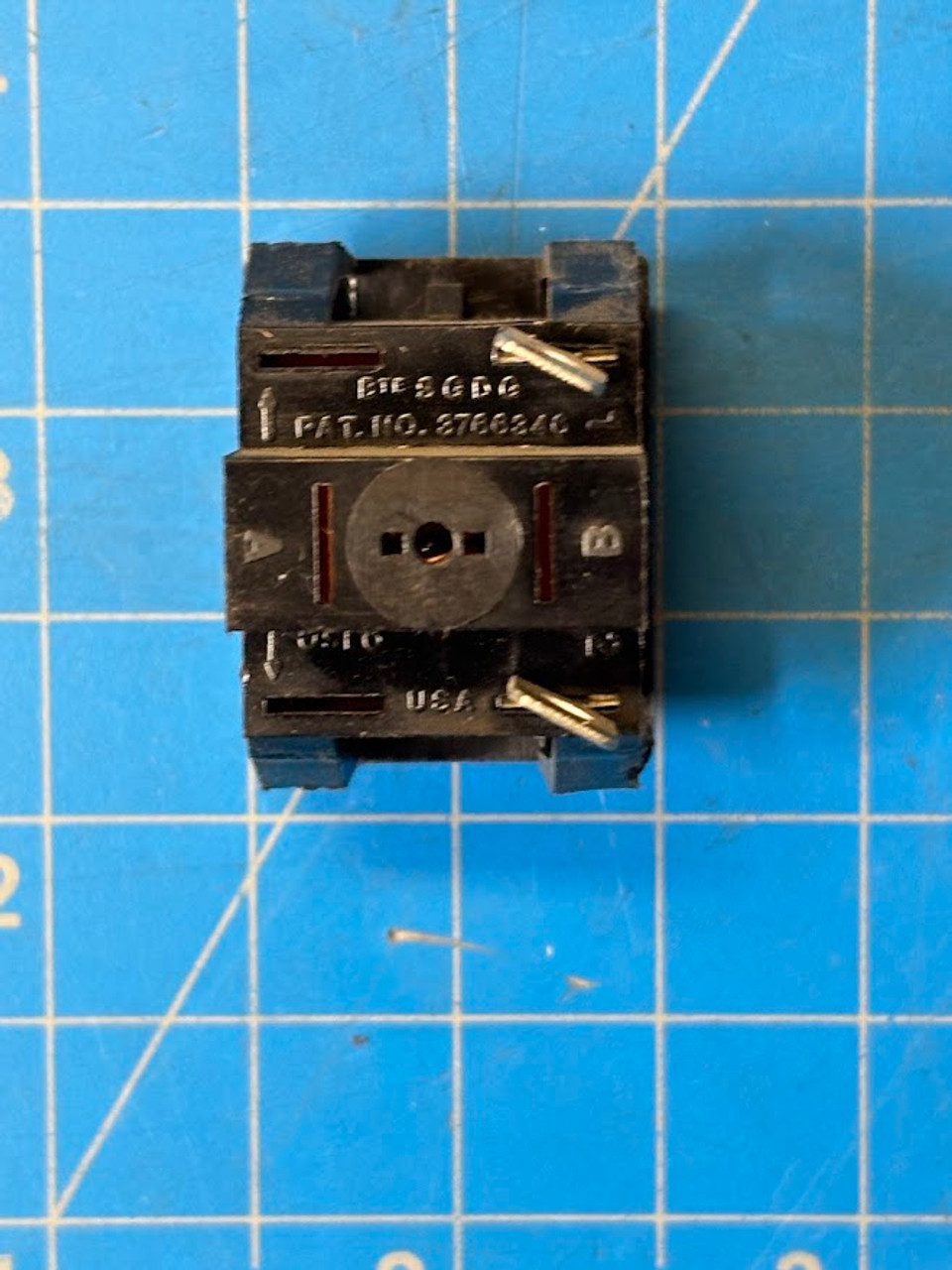 Oslo Controls 10A 250VAC Amber Push Button