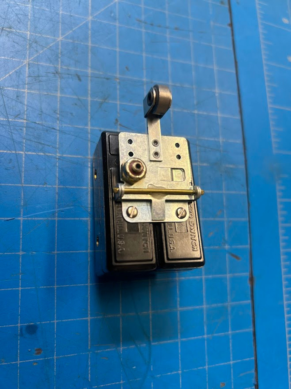 Honeywell 125VAC 20A Micro Limit Switch L23