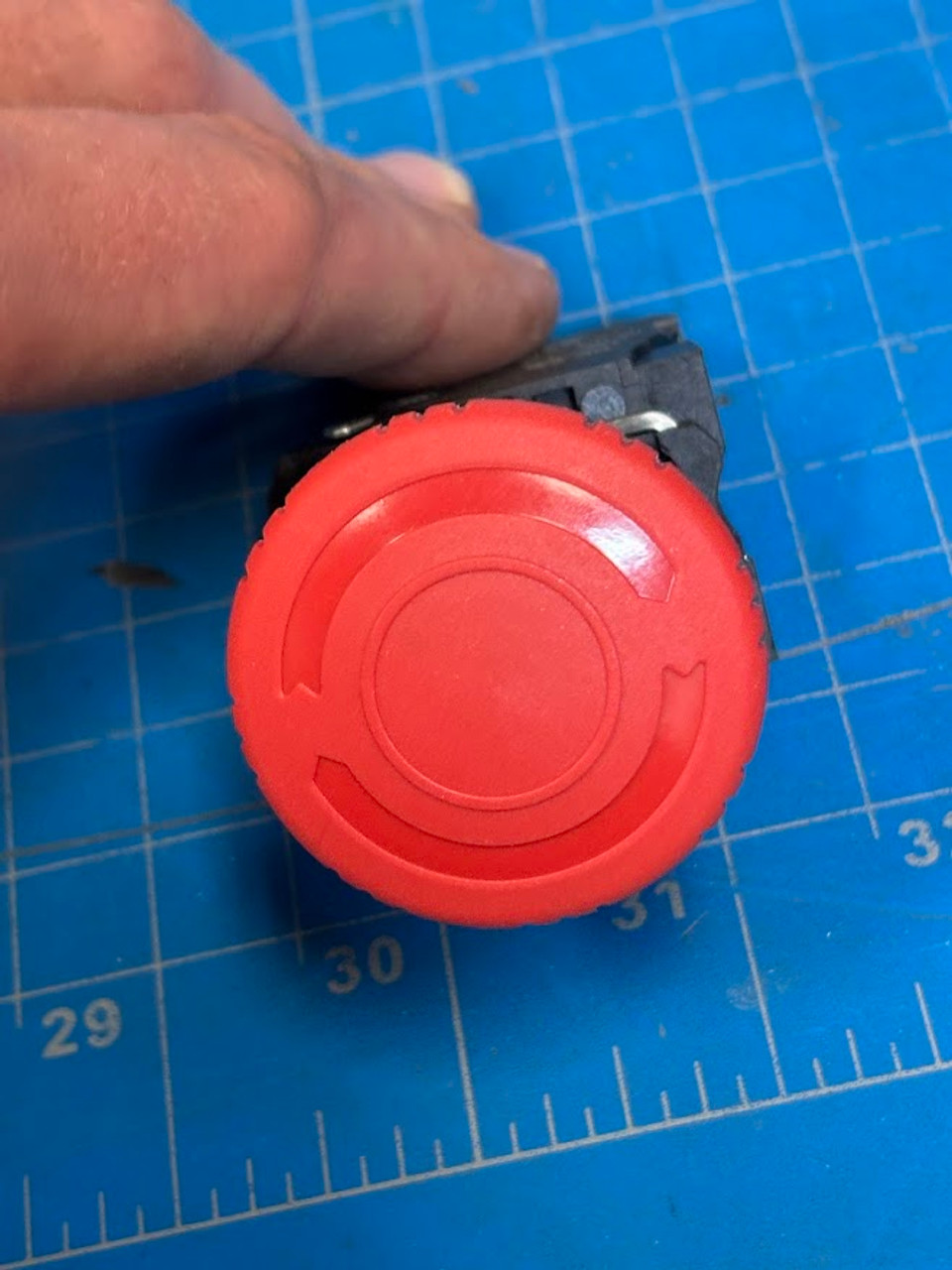 Logitrans APDIQI 10A 660V Red Turn To Release Emergency Stop Button with Contact Block NB5-BE102