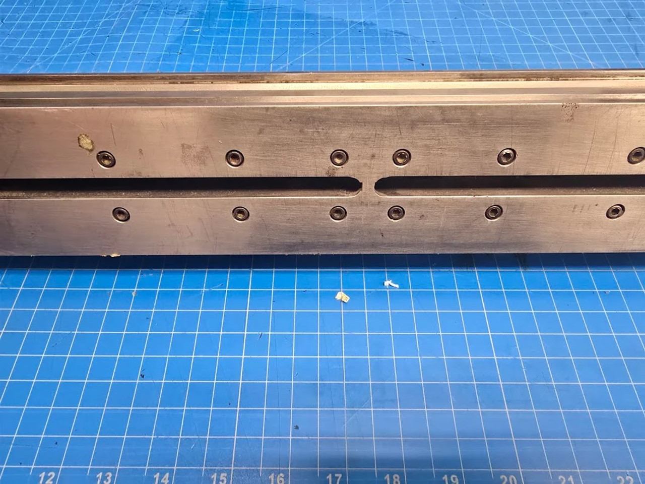 JBI Lhermite EX380 2:1 8mm x 4.8mm Oversized Comb-bind Punch Die Tool Missing 7 Pins JBI Lhermite EX380 2:1 8mm x 4.8mm Oversized Comb-bind Punch Die Tool Missing 7 Pins