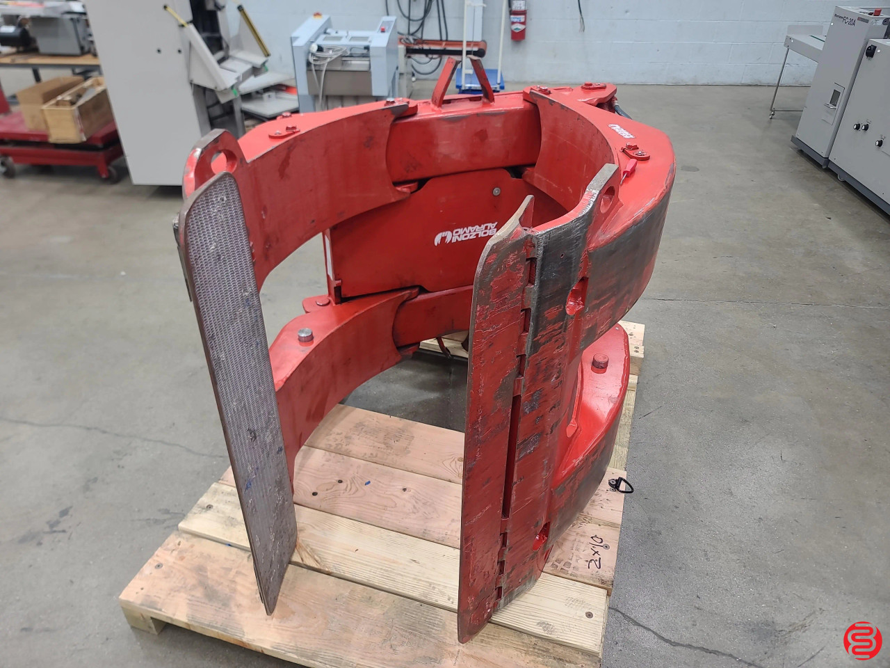 2021 Bolzoni Auramo Roll Clamp Attachment