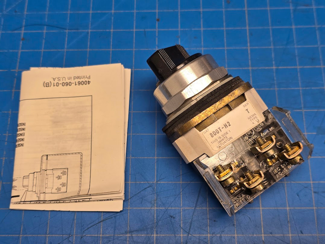 Allen Bradley Selector Switch 800T-H2A