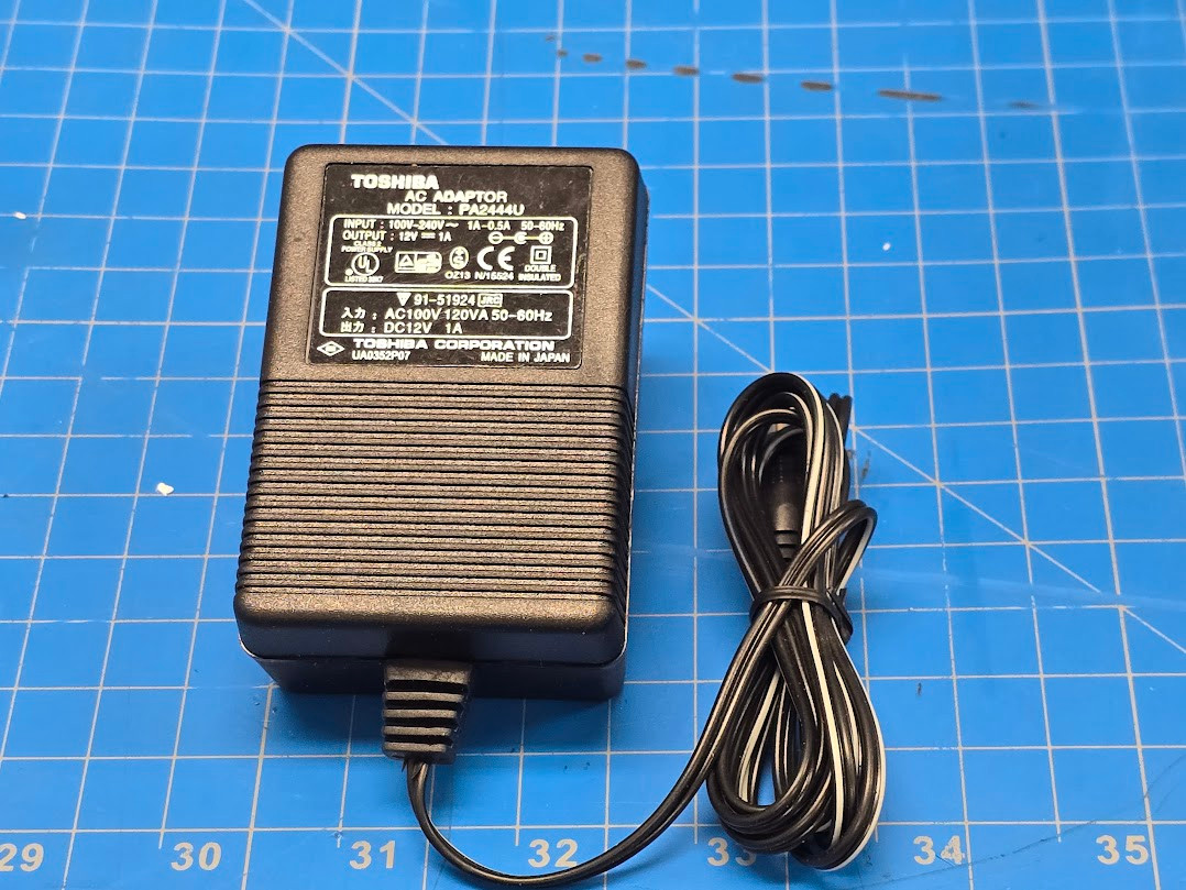 Toshiba 100VAC 120VA 12VDC 1A AC Adaptor PA2444U