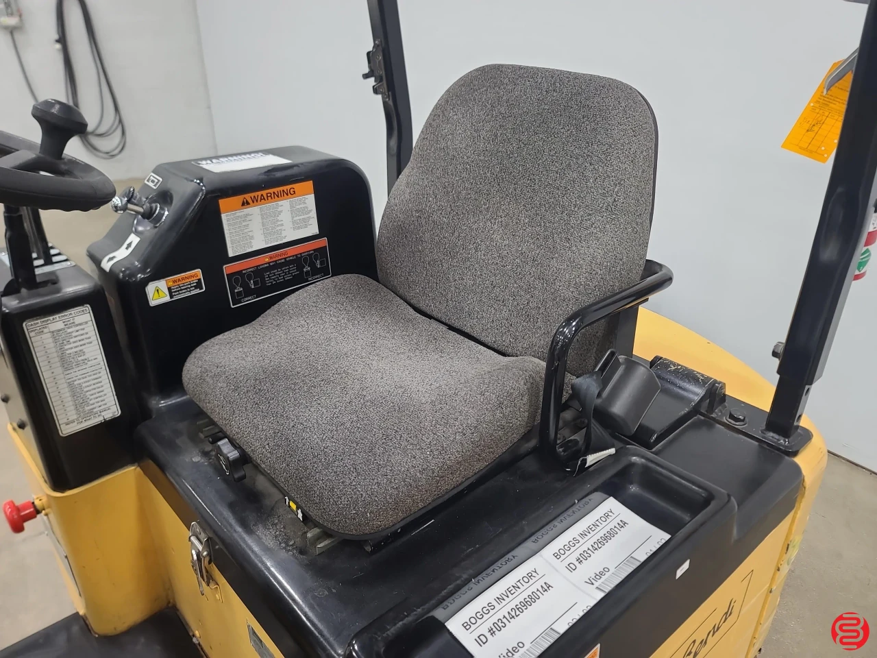 Landoll Bendi Series IV Electric Articulating Forklift and Charger B30/42E180D
