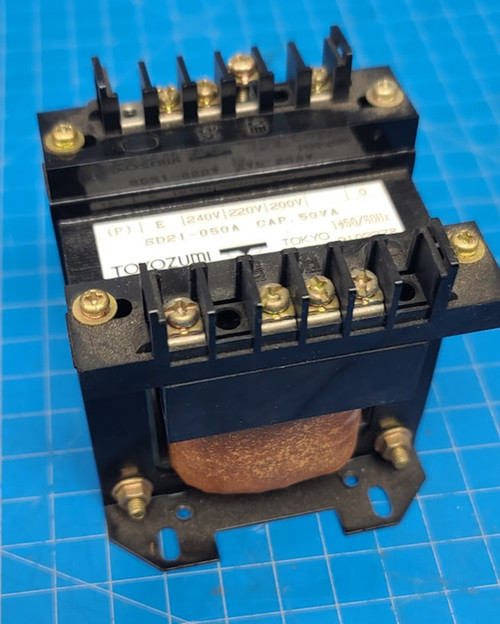 TOYOZUMI SD21-01KB 1kva 1000vaトランスフォーマー 入力AC200v 出力