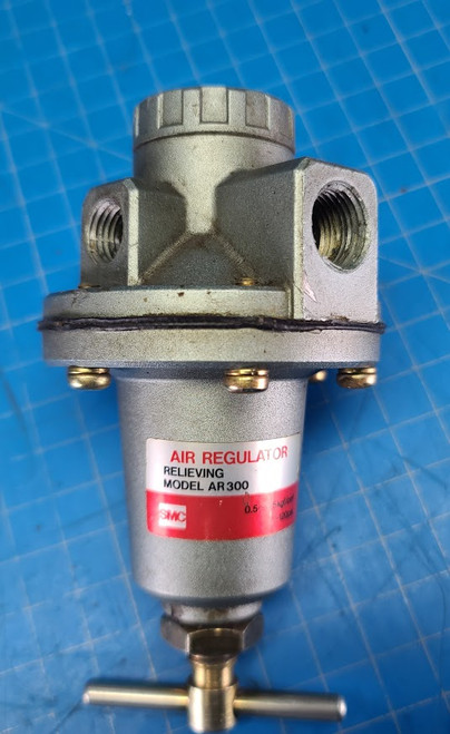 SMC .5-8.5 kgf/cm2 7~120 PSI Pressure Regulator Relieving Model AR300