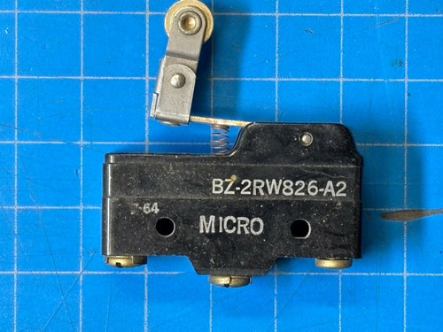 Honeywell 125V 15A Snap Action Microswitch W/ Roller Lever BZ-2RW826-A2