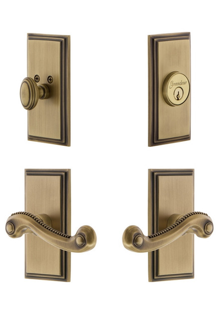 Grandeur Hardware - Carre Plate with Newport Lever and matching Deadbolt in Vintage Brass - CARNEW - 834524