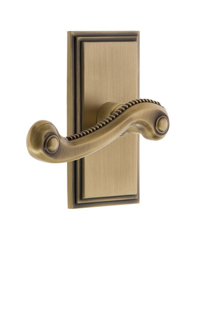 Grandeur Hardware - Carre Plate Passage with Newport Lever in Vintage Brass - CARNEW - 822755