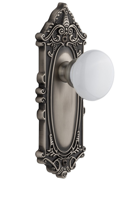 Grandeur Hardware - Grande Victorian Plate Privacy with Hyde Park Knob in Antique Pewter - GVCHYD - 821162