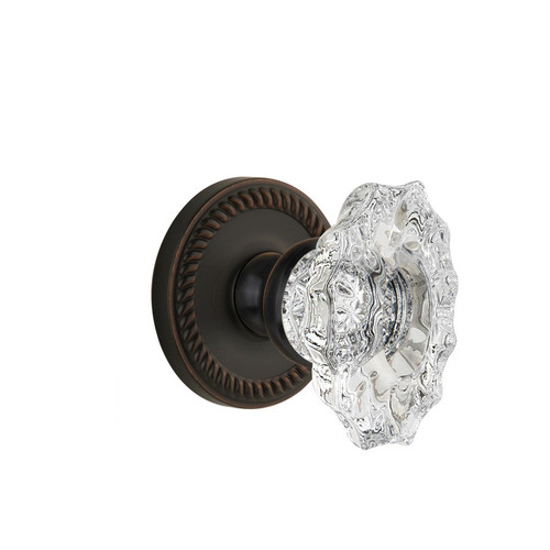 Grandeur Hardware - Newport Plate Passage with Biarritz Crystal Knob in Timeless Bronze - NEWBIA - 813097
