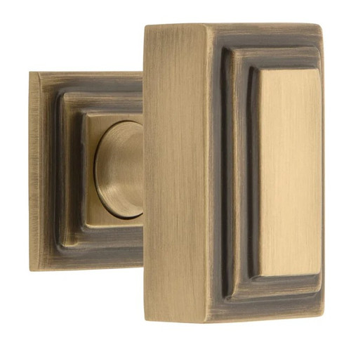 Grandeur Hardware -  Carre 1-3/4 Cabinet Knob with Carre Square Rosette in Vintage Brass - CKBANN - 804675