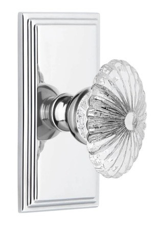 Grandeur Hardware - Carre Plate Passage with Burgundy Crystal Knob in Bright Chrome - CARBUR - 822566