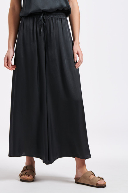 PANTALON modelo HH-PA-BRISTOL de la marca humility color SCARABEE