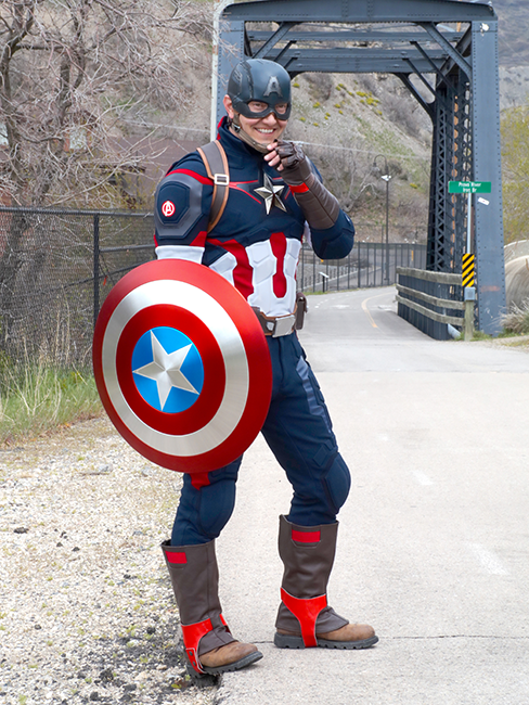 captain america shield caption america shield capitan america diy captain america shield captain america chris evans captain america redesign custom shield avengers cosplay simply cosplay ideas cool cosplay easy cosplay ideas comicsandwiches