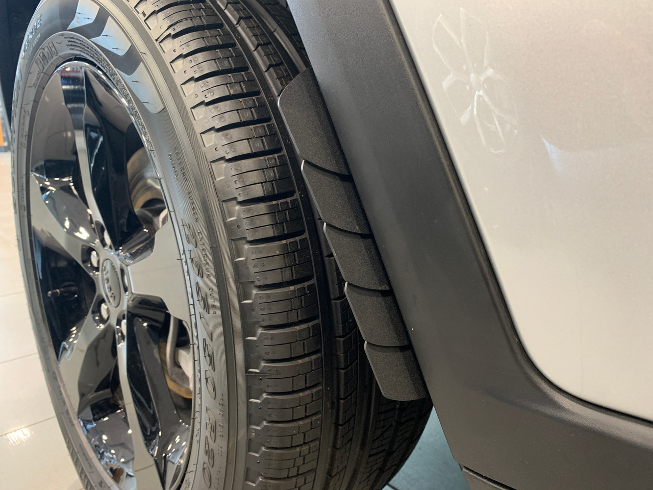 2021-2026 Jeep Grand Cherokee - 1FastGuard stone guards