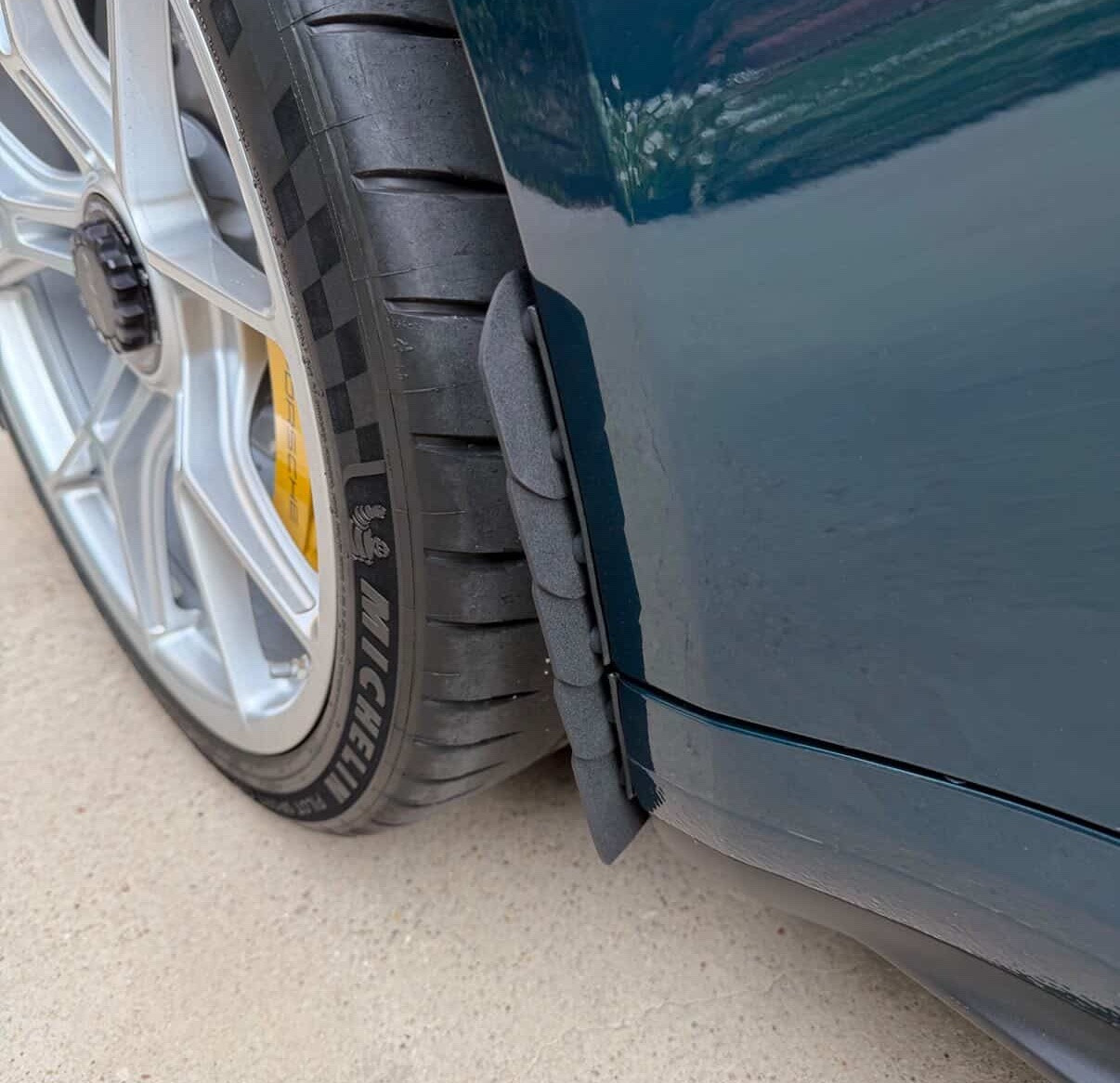 化石　F-3 2025-2026 Porsche 911 GT3 - Custom low mount 1FastGuard stone guards