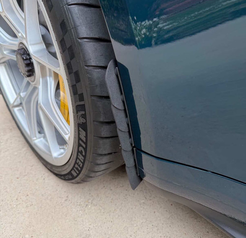 Porsche 911 GT3 992 with Custom low mount 1FastGuard stone guard with MiniFlap from rear