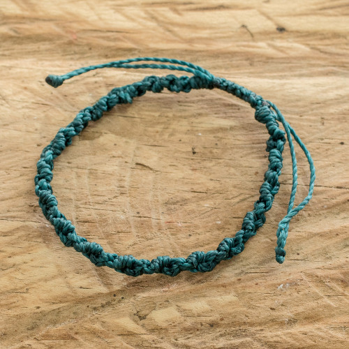 Artisan Crafted Macrame Wristband Bracelet 'Knot Uncommon in Teal'
