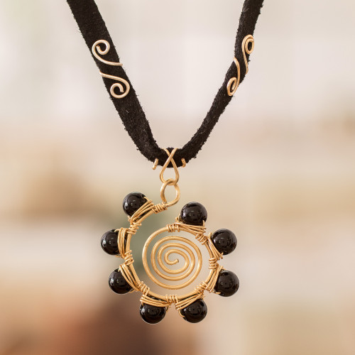 Pendant Necklace with Onyx Stones and Twisted Wire Accents 'Glamor by Night'