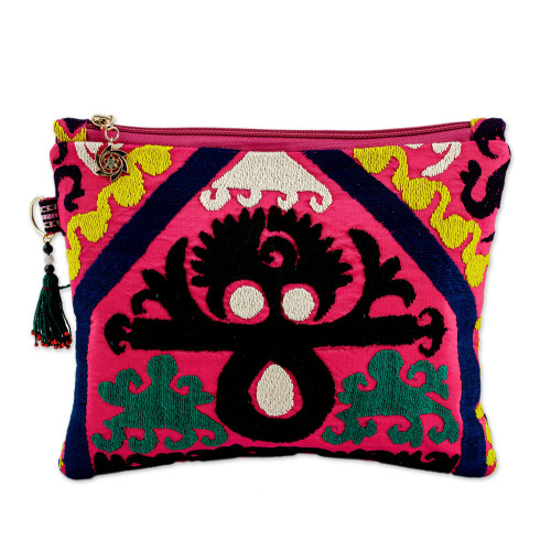 Upcycled Travel Bag with Hand-Embroidered Uzbek Motifs 'Chic Traditions'