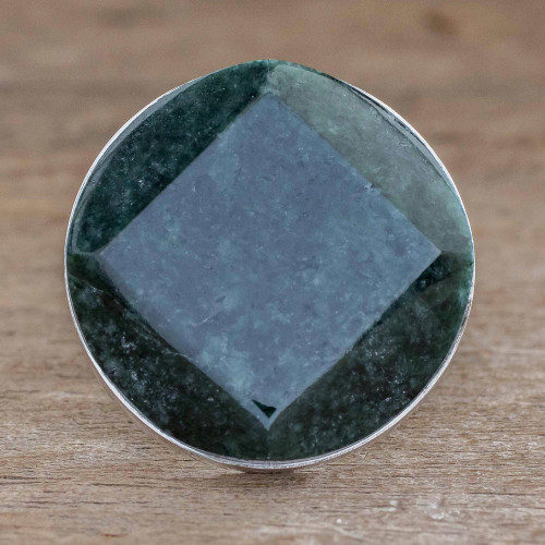 Jade cocktail ring 'Love's Cycles in Dark Green'