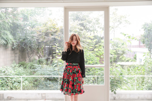 Teterot Salon Wrap Skirt Mid Length Yoyum Black Red Floral T1G06B004