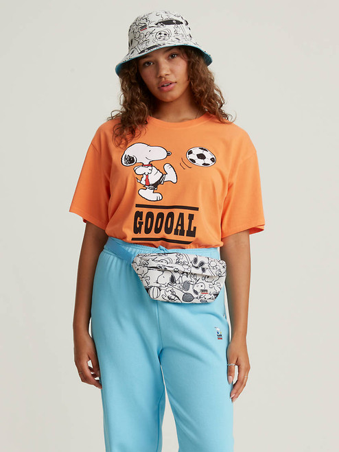 Levi's X Peanuts Graphic Relaxed Oversize Tee Snoopy Kick It Orange 56152-0006