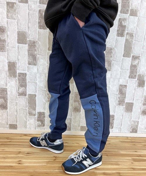 Calvin Klein Colorblock Logo Fleece Jogger 40IC404